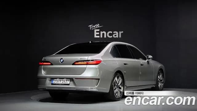 2024 BMW 7Series (G70) 740i xDrive Classic Silver Edition Sold VIN WBA31EH05RCS41430 – exterior detail 2024 BMW 7Series (G70) 740i xDrive Classic Silver Edition Sold VIN WBA31EH05RCS41430 – exterior detail