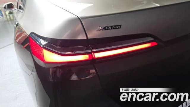 2025 BMW 7 Series (G70) 740i xDrive M Sport Sold VIN WBA31EH09SCV42899 – trunk area 2025 BMW 7 Series (G70) 740i xDrive M Sport Sold VIN WBA31EH09SCV42899 – trunk area