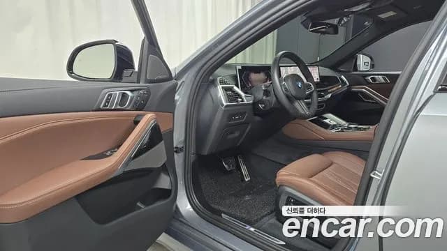 2025 BMW X6 (G06) xDrive40i M Sport Sold VIN WBA31EX06S9Z80200 – interior seats 2025 BMW X6 (G06) xDrive40i M Sport Sold VIN WBA31EX06S9Z80200 – interior seats