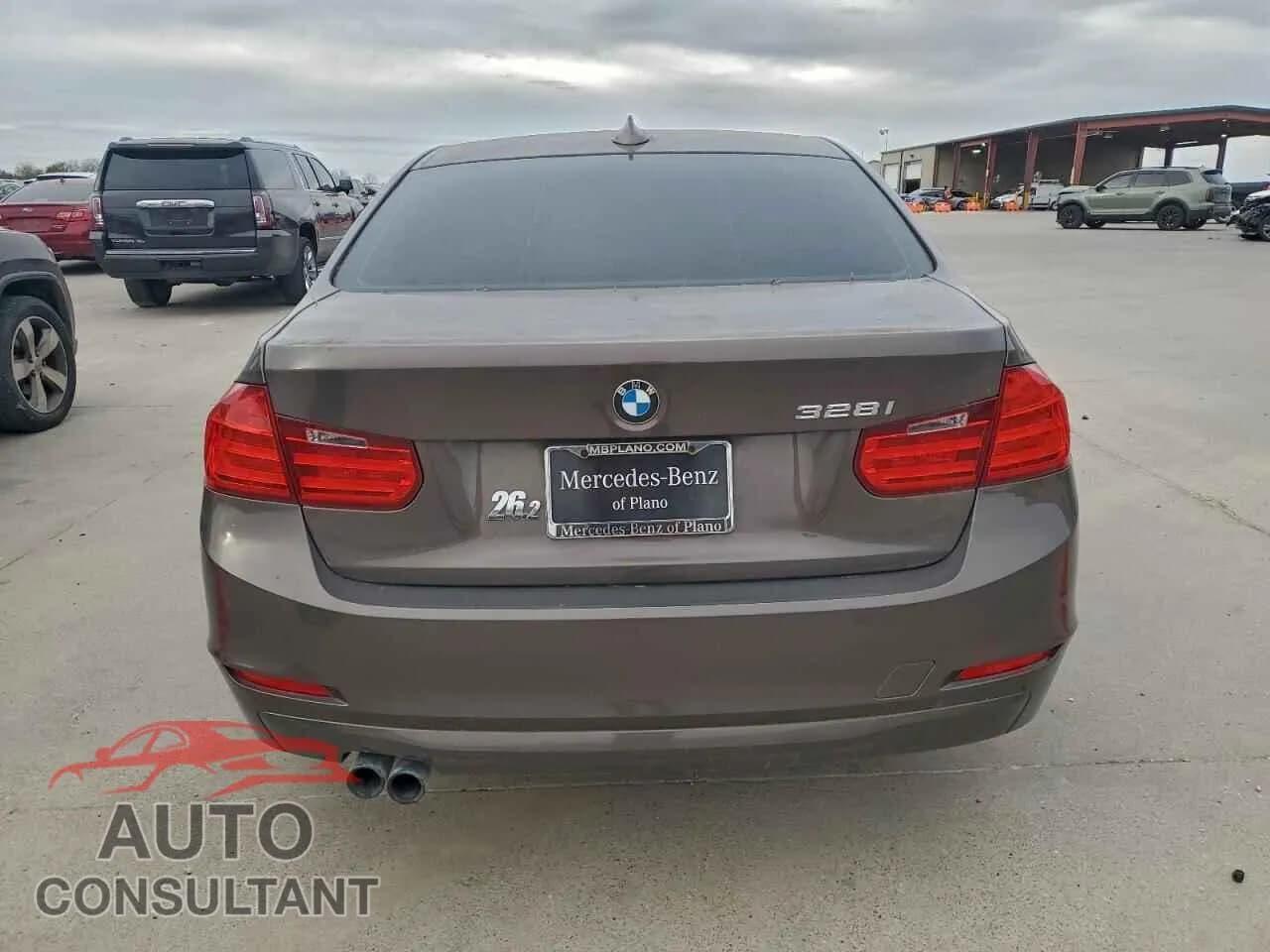 2012 BMW 3 SERIES Damaged VIN WBA3C1C58CA696958 – engine bay 2012 BMW 3 SERIES Damaged VIN WBA3C1C58CA696958 – engine bay