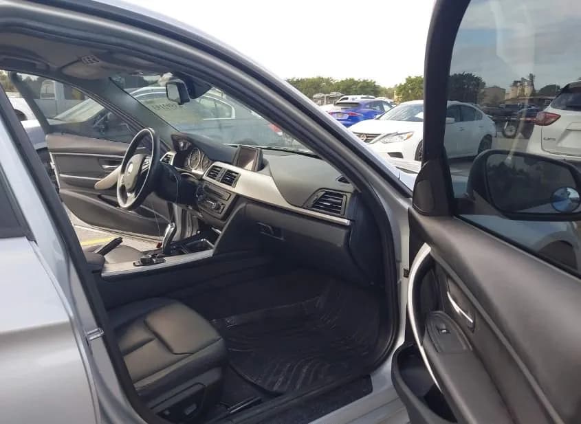 2015 BMW 320i Used VIN WBA3C3C58FP664119 – exterior detail 2015 BMW 320i Used VIN WBA3C3C58FP664119 – exterior detail