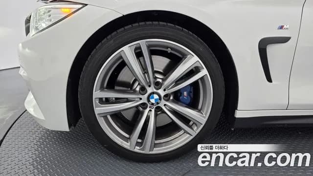 2017 BMW 4 Series (F32) 428i Convetible vision 100 Edition Sold VIN WBA3V7104H5A09515 – front exterior 2017 BMW 4 Series (F32) 428i Convetible vision 100 Edition Sold VIN WBA3V7104H5A09515 – front exterior