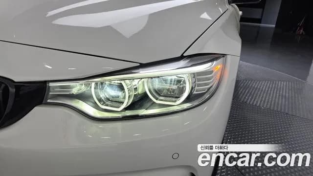 2017 BMW 4 Series (F32) 428i Convetible vision 100 Edition Sold VIN WBA3V7104H5A09515 – photo 11 2017 BMW 4 Series (F32) 428i Convetible vision 100 Edition Sold VIN WBA3V7104H5A09515 – photo 11