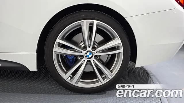 2017 BMW 4 Series (F32) 428i Convetible vision 100 Edition Sold VIN WBA3V7104H5A09515 – photo 20 2017 BMW 4 Series (F32) 428i Convetible vision 100 Edition Sold VIN WBA3V7104H5A09515 – photo 20