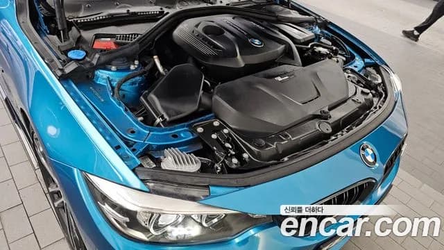 2018 BMW 4 Series (F32) 420i M Sport Coupe Sold VIN WBA4S3109JAA94418 – trunk area 2018 BMW 4 Series (F32) 420i M Sport Coupe Sold VIN WBA4S3109JAA94418 – trunk area