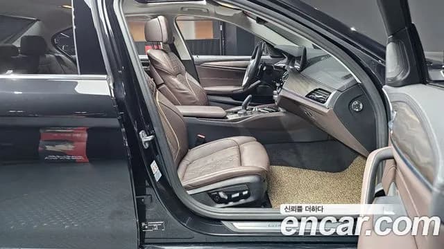2022 BMW 5Series (G30) 530e Luxury Sold VIN WBA51AG00NCJ70652 – interior seats 2022 BMW 5Series (G30) 530e Luxury Sold VIN WBA51AG00NCJ70652 – interior seats