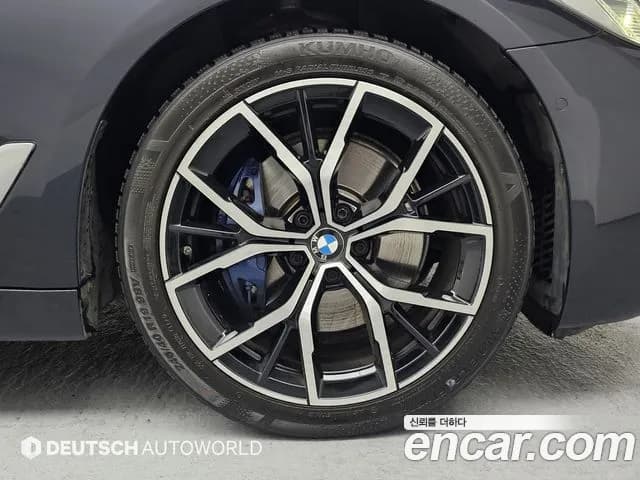 2021 BMW 5Series (G30) 530e M Sport Sold VIN WBA51AG01MCF60693 – photo 13 2021 BMW 5Series (G30) 530e M Sport Sold VIN WBA51AG01MCF60693 – photo 13