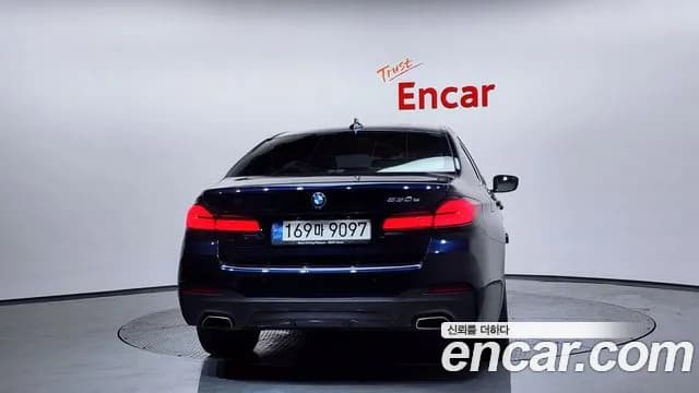 2021 BMW 5Series (G30) 530e M Sport Sold VIN WBA51AG01MCH57055 – trunk area 2021 BMW 5Series (G30) 530e M Sport Sold VIN WBA51AG01MCH57055 – trunk area