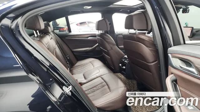 2021 BMW 5Series (G30) 530e M Sport Sold VIN WBA51AG02MCG33098 – side profile 2021 BMW 5Series (G30) 530e M Sport Sold VIN WBA51AG02MCG33098 – side profile