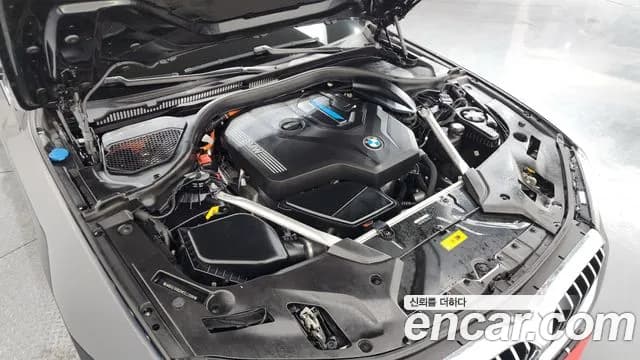2021 BMW 5Series (G30) 530e M Sport Sold VIN WBA51AG02MCG33098 – exterior detail 2021 BMW 5Series (G30) 530e M Sport Sold VIN WBA51AG02MCG33098 – exterior detail