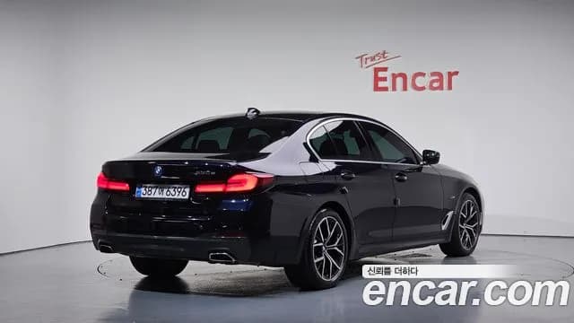 2022 BMW 5Series (G30) 530e M Sport Sold VIN WBA51AG02NCH93032 – photo 11 2022 BMW 5Series (G30) 530e M Sport Sold VIN WBA51AG02NCH93032 – photo 11