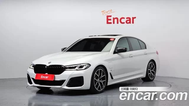 2021 BMW 5 Series (G30) 530e M Sport Sold VIN WBA51AG05MCH49363 – photo 11 2021 BMW 5 Series (G30) 530e M Sport Sold VIN WBA51AG05MCH49363 – photo 11