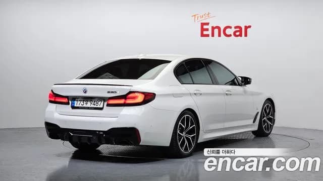 2021 BMW 5 Series (G30) 530e M Sport Sold VIN WBA51AG05MCH49363 – photo 13 2021 BMW 5 Series (G30) 530e M Sport Sold VIN WBA51AG05MCH49363 – photo 13