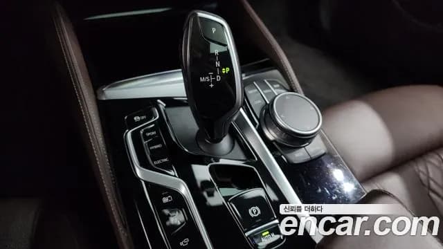 2021 BMW 5Series (G30) 530e M Sport Sold VIN WBA51AG06MCH33608 – interior seats 2021 BMW 5Series (G30) 530e M Sport Sold VIN WBA51AG06MCH33608 – interior seats