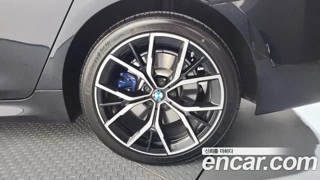 2021 BMW 5Series (G30) 530e M Sport Sold VIN WBA51AG06MCH33608 – exterior detail 2021 BMW 5Series (G30) 530e M Sport Sold VIN WBA51AG06MCH33608 – exterior detail