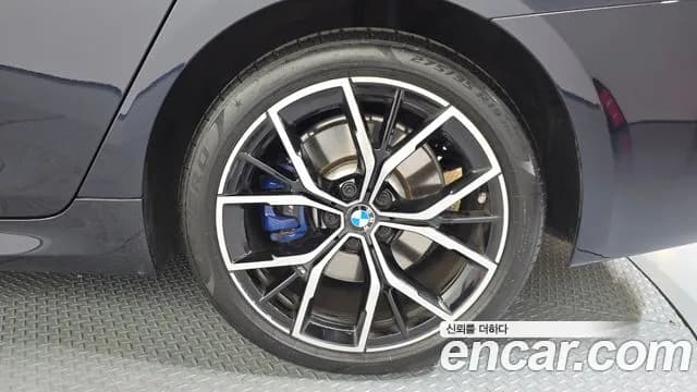 2021 BMW 5 Series (G30) 530e M Sport Sold VIN WBA51AG06MCH34757 – side profile 2021 BMW 5 Series (G30) 530e M Sport Sold VIN WBA51AG06MCH34757 – side profile