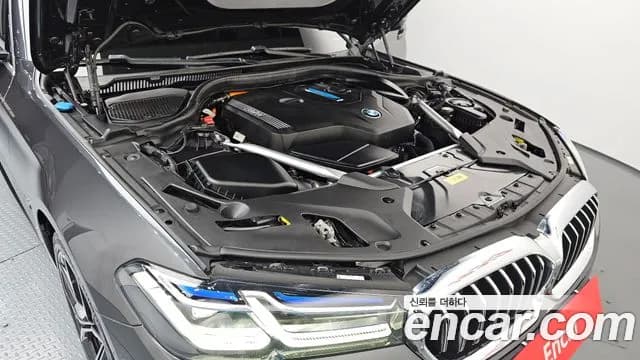 2021 BMW 5Series (G30) 530e M Sport Sold VIN WBA51AG07MCH47565 – trunk area 2021 BMW 5Series (G30) 530e M Sport Sold VIN WBA51AG07MCH47565 – trunk area