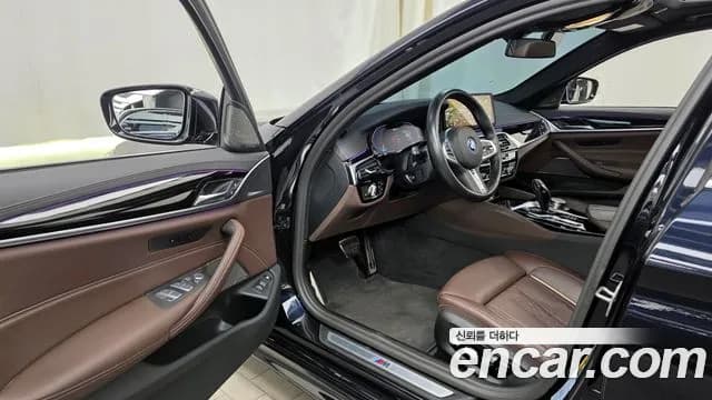 2023 BMW 5 Series (G30) 530e M Sport Sold VIN WBA51AG08PCL52814 – interior seats 2023 BMW 5 Series (G30) 530e M Sport Sold VIN WBA51AG08PCL52814 – interior seats