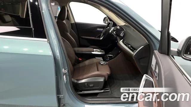 2024 BMW X1 (U11) xDrive 20i xLine Sold VIN WBA51EE09R5Y78046 – engine bay 2024 BMW X1 (U11) xDrive 20i xLine Sold VIN WBA51EE09R5Y78046 – engine bay