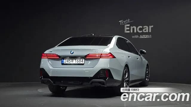 2024 BMW 5Series (G60) 530i xDrive M Sport Sold VIN WBA51FJ03RCR60023 – interior seats 2024 BMW 5Series (G60) 530i xDrive M Sport Sold VIN WBA51FJ03RCR60023 – interior seats