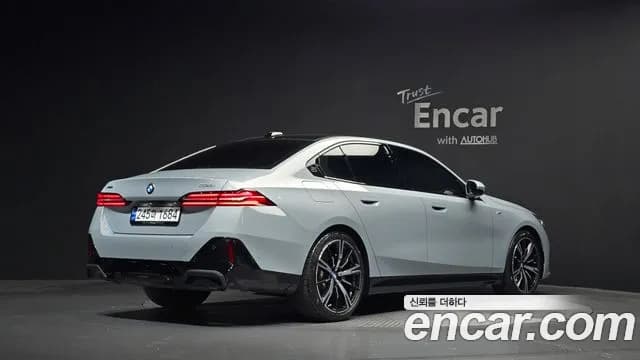 2024 BMW 5Series (G60) 530i xDrive M Sport Sold VIN WBA51FJ03RCR60023 – photo 32 2024 BMW 5Series (G60) 530i xDrive M Sport Sold VIN WBA51FJ03RCR60023 – photo 32