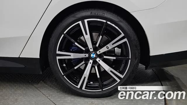 2025 BMW 5Series (G60) 530i xDrive M Sport Sold VIN WBA51FJ04SCU26065 – front exterior 2025 BMW 5Series (G60) 530i xDrive M Sport Sold VIN WBA51FJ04SCU26065 – front exterior