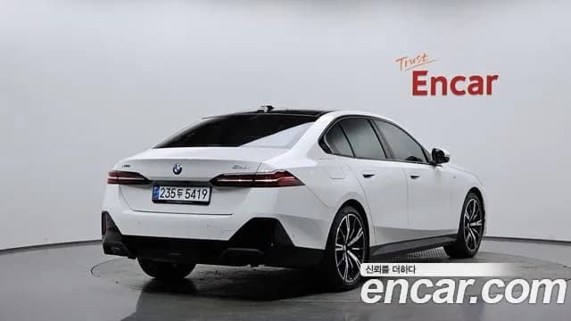 2025 BMW 5Series (G60) 530i xDrive M Sport Sold VIN WBA51FJ04SCU26065 – photo 19 2025 BMW 5Series (G60) 530i xDrive M Sport Sold VIN WBA51FJ04SCU26065 – photo 19