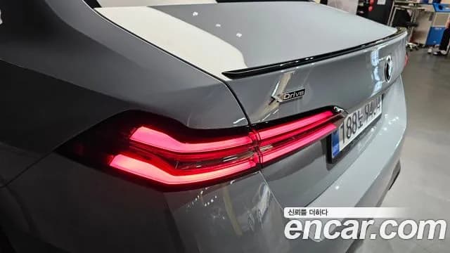 2026 BMW 5 Series (G60) 530i xDrive M Sport Pro Special Edition Sold VIN WBA51FJ08TCV96141 – photo 15 2026 BMW 5 Series (G60) 530i xDrive M Sport Pro Special Edition Sold VIN WBA51FJ08TCV96141 – photo 15