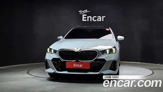 2026 BMW 5 Series (G60) 530i xDrive M Sport Pro Special Edition Sold VIN WBA51FJ08TCV96141 – photo 29 2026 BMW 5 Series (G60) 530i xDrive M Sport Pro Special Edition Sold VIN WBA51FJ08TCV96141 – photo 29