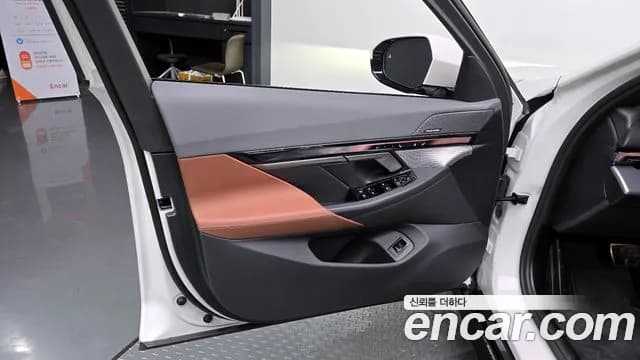 2025 BMW 5Series (G60) 530i xDrive M Sport Sold VIN WBA51FJ0XSCV82482 – interior seats 2025 BMW 5Series (G60) 530i xDrive M Sport Sold VIN WBA51FJ0XSCV82482 – interior seats