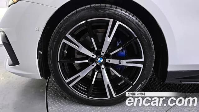 2025 BMW 5Series (G60) 530i xDrive M Sport Sold VIN WBA51FJ0XSCV82482 – photo 12 2025 BMW 5Series (G60) 530i xDrive M Sport Sold VIN WBA51FJ0XSCV82482 – photo 12