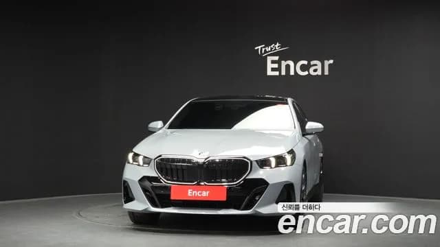 2026 BMW 5 Series (G60) 530i xDrive M Sport Pro Special Edition Sold VIN WBA51FJPXTCV96075 – photo 23 2026 BMW 5 Series (G60) 530i xDrive M Sport Pro Special Edition Sold VIN WBA51FJPXTCV96075 – photo 23