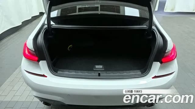 2020 BMW 3Series (G20) 330e M Sport Sold VIN WBA5P7109LFJ96592 – exterior detail 2020 BMW 3Series (G20) 330e M Sport Sold VIN WBA5P7109LFJ96592 – exterior detail