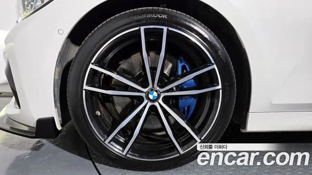 2019 BMW 3 Series (G20) 330i M Sport Sold VIN WBA5R3103KFH20744 – trunk area 2019 BMW 3 Series (G20) 330i M Sport Sold VIN WBA5R3103KFH20744 – trunk area