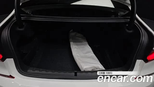 2019 BMW 3Series (G20) 320d M Sport Sold VIN WBA5V5102KAJ58546 – trunk area 2019 BMW 3Series (G20) 320d M Sport Sold VIN WBA5V5102KAJ58546 – trunk area