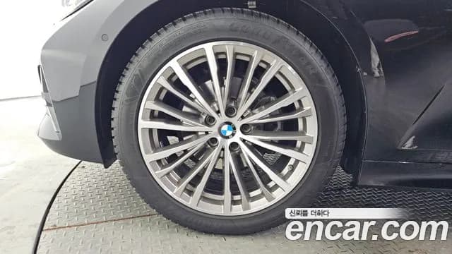 2021 BMW 3 Series (G20) 320d Luxury Sold VIN WBA5V5108MFK42506 – trunk area 2021 BMW 3 Series (G20) 320d Luxury Sold VIN WBA5V5108MFK42506 – trunk area