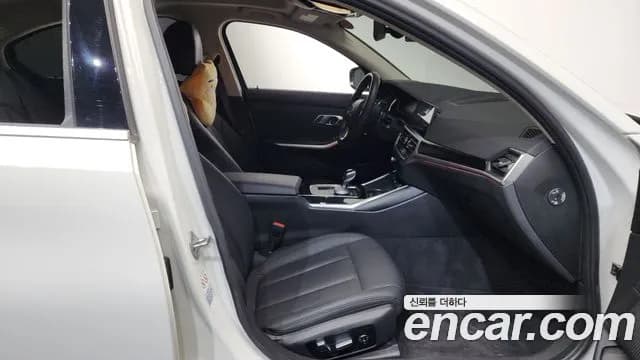 2019 BMW 3 Series (G20) 320d Sold VIN WBA5V510XKAJ58729 – interior seats 2019 BMW 3 Series (G20) 320d Sold VIN WBA5V510XKAJ58729 – interior seats