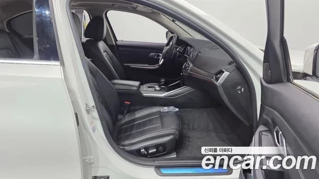 2021 BMW 3 Series (G20) 320i Luxury Sold VIN WBA5X5104MFK27981 – engine bay 2021 BMW 3 Series (G20) 320i Luxury Sold VIN WBA5X5104MFK27981 – engine bay
