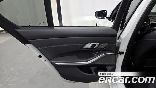 2021 BMW 3Series (G20) 320i M Sport Sold VIN WBA5X5105MFK92077 – exterior detail 2021 BMW 3Series (G20) 320i M Sport Sold VIN WBA5X5105MFK92077 – exterior detail