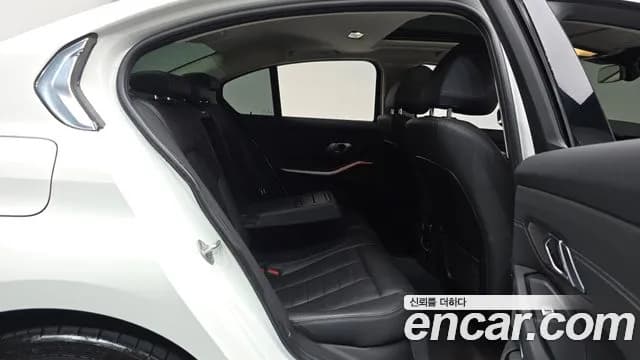 2021 BMW 3Series (G20) 320i Luxury Sold VIN WBA5X5107MFK46928 – trunk area 2021 BMW 3Series (G20) 320i Luxury Sold VIN WBA5X5107MFK46928 – trunk area