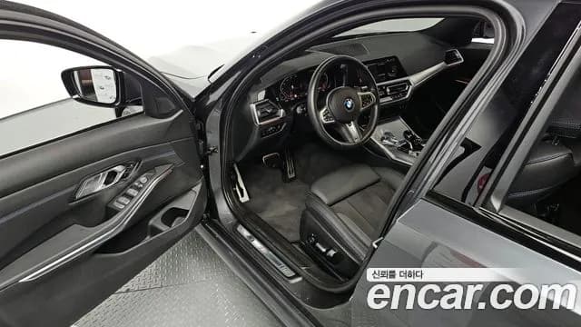 2022 BMW 3Series (G20) 320i M Sport Sold VIN WBA5X5107NFM02032 – front exterior 2022 BMW 3Series (G20) 320i M Sport Sold VIN WBA5X5107NFM02032 – front exterior