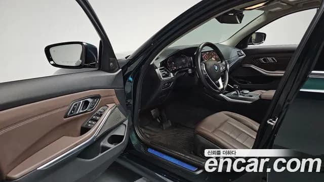 2020 BMW 3Series (G20) 320i Luxury Sold VIN WBA5X5108LFK03410 – rear exterior 2020 BMW 3Series (G20) 320i Luxury Sold VIN WBA5X5108LFK03410 – rear exterior