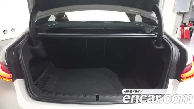 2023 BMW 3Series (G20) 320i M Sport Sold VIN WBA61FS00PFR37006 – exterior detail 2023 BMW 3Series (G20) 320i M Sport Sold VIN WBA61FS00PFR37006 – exterior detail