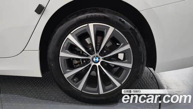 2023 BMW 3 Series (G20) 320i Sold VIN WBA68FS08P8D66691 – photo 12 2023 BMW 3 Series (G20) 320i Sold VIN WBA68FS08P8D66691 – photo 12