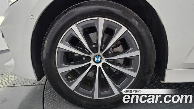 2023 BMW 3 Series (G20) 320i Sold VIN WBA68FS08P8D66691 – photo 29 2023 BMW 3 Series (G20) 320i Sold VIN WBA68FS08P8D66691 – photo 29