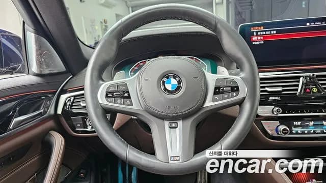 2023 BMW 5 Series (G30) 530i M Sport Package Sold VIN WBA71BH01PCM94757 – interior seats 2023 BMW 5 Series (G30) 530i M Sport Package Sold VIN WBA71BH01PCM94757 – interior seats
