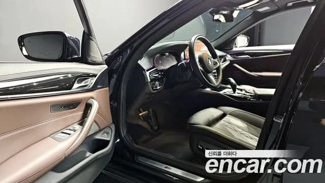 2023 BMW 5 Series (G30) 530i M Sport Package Sold VIN WBA71BH04PCL68389 – exterior detail 2023 BMW 5 Series (G30) 530i M Sport Package Sold VIN WBA71BH04PCL68389 – exterior detail