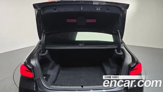 2023 BMW 5Series (G30) 530i M Sport Package Sold VIN WBA71BH05PCL28337 – exterior detail 2023 BMW 5Series (G30) 530i M Sport Package Sold VIN WBA71BH05PCL28337 – exterior detail