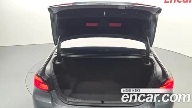 2023 BMW 5 Series (G30) 530i Luxury Sold VIN WBA71BH06PCM99131 – interior seats 2023 BMW 5 Series (G30) 530i Luxury Sold VIN WBA71BH06PCM99131 – interior seats