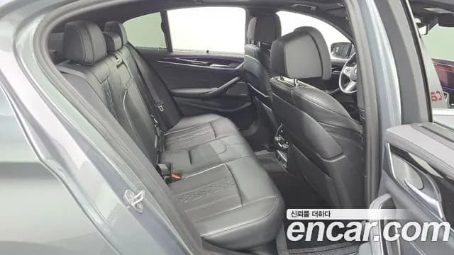 2023 BMW 5Series (G30) 530i M Sport Package Sold VIN WBA71BH06PWX92462 – interior seats 2023 BMW 5Series (G30) 530i M Sport Package Sold VIN WBA71BH06PWX92462 – interior seats
